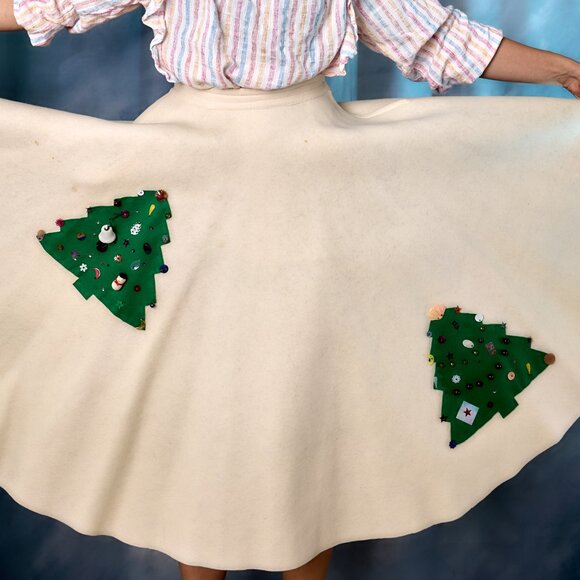Vintage Cream Felt Poodle Skirt for Xmas - Picture 1 of 11